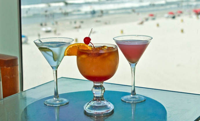 Atlantic City s Top Bars for Beachside Sipping 