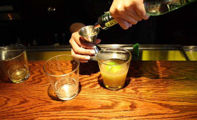 Be The Bartender: How to Make the Perfect Caipirinha 7 Simpl