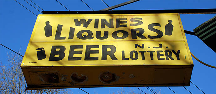are liquor stores open in delaware today